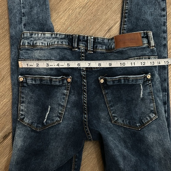 ALCOTT Distress Skinny Jeans - Picture 9 of 9